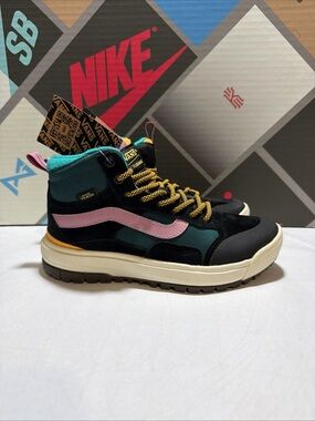 Vans Ultrarange Exo Hi MTE-1 Pop Color Black Multi Boot women’s Size 6